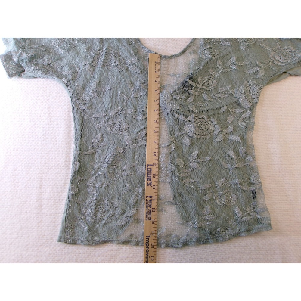 Daytrip Buckle Sage Green Floral Lace Sheer Metallic Twist Front Top Large NWT - Picture 4 of 7